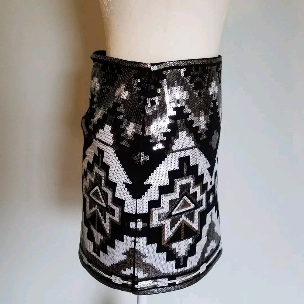 Express Sequin Axtec Stretchy Mini Skirt S… - Picture 2 of 8